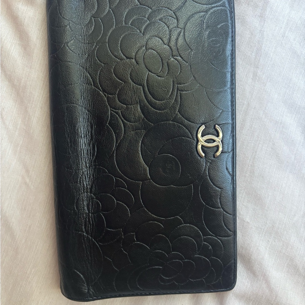 CHANEL Black Floral Pattern Wallet